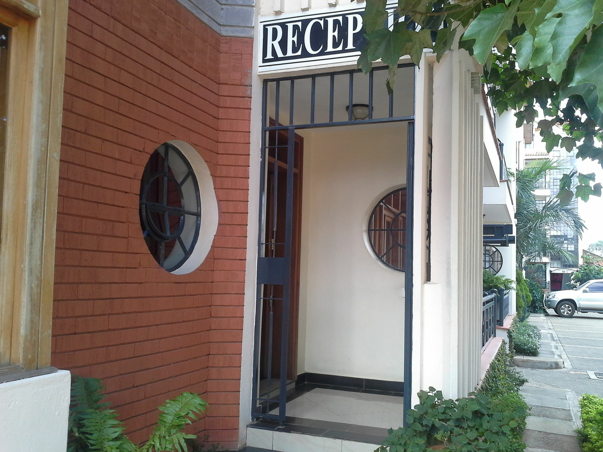 Meltonia Luxury Suites Nairobi Exterior photo